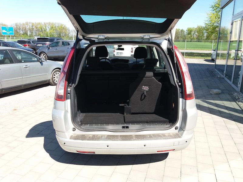 Citroën Grand C4 Picasso 1.6 16V,7.MÍST,SERV.KNÍŽKA!! - fotka 7 z 17