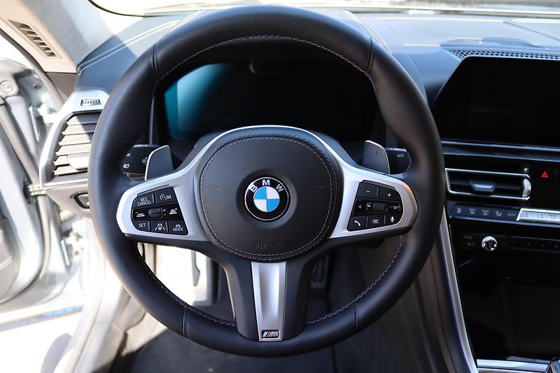 BMW Řada 8 M850i XDRIVE GRAN COUPE G16  - fotka 25 z 50