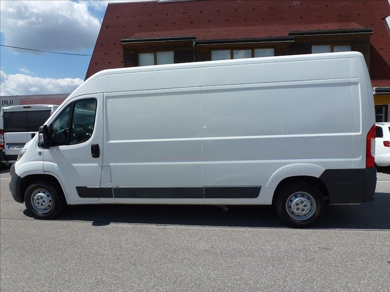 Citroën Jumper 2,0 BlueHDi 130 Plus 33 L3H2 - fotka 13 z 51