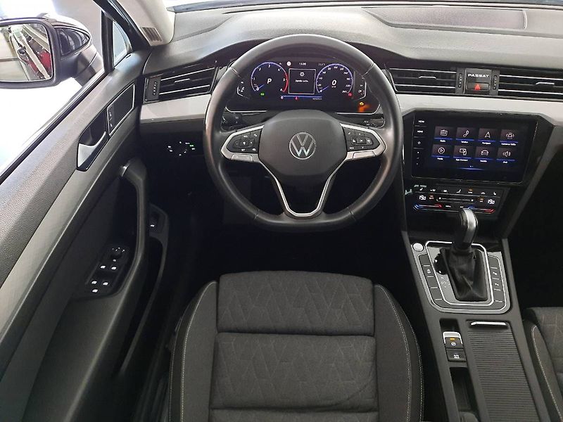 Volkswagen Passat Variant (2023) 2.0 TDI (110kW/150k) DSG, Busi - fotka 11 z 26