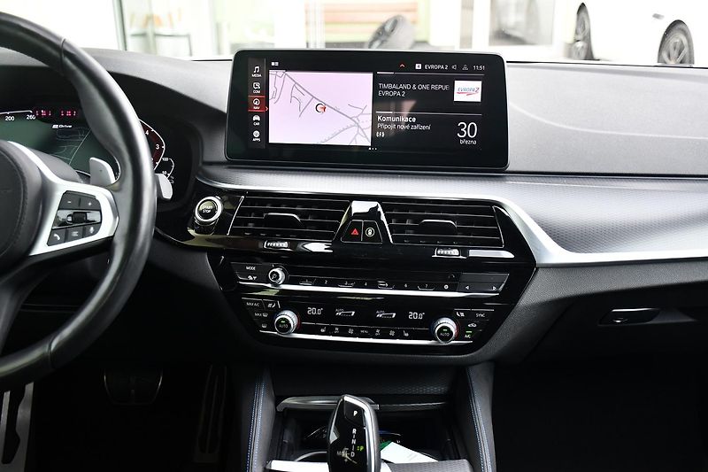 BMW Řada 5 530e PHEV M-SPORT xD HUD 1M ČR - fotka 8 z 39