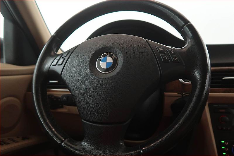 BMW Řada 3 (2007) 320 d, Tažné, v provozu - fotka 14 z 15