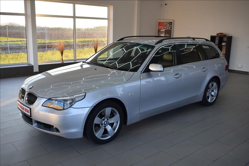 BMW Řada 5 3,0 530XD, xen,navi,servis, - fotka 1 z 28