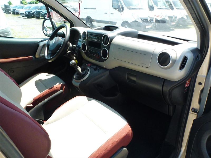 Citroën Berlingo 1,6 HDI  Multispace - fotka 26 z 44