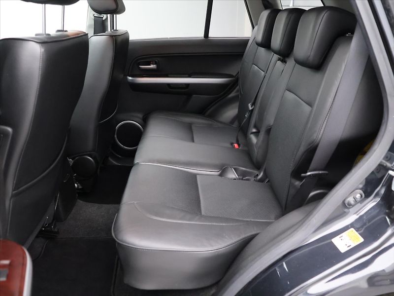 Suzuki Grand Vitara 2,0 JLX 103kW Aut. Tažné CZ - fotka 14 z 27