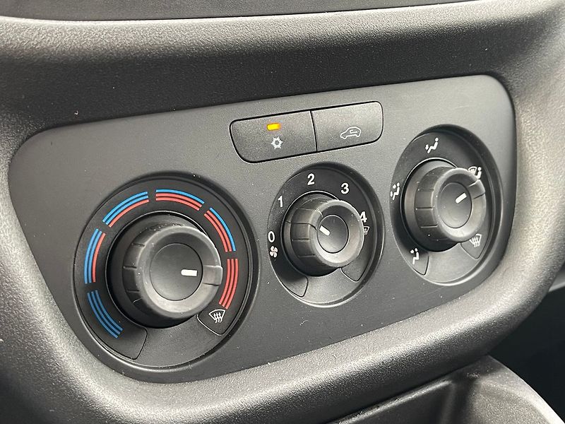 Fiat Dobló 1.6MJT 77kW*CZ*1.MAJ* Bluetoot - fotka 27 z 27
