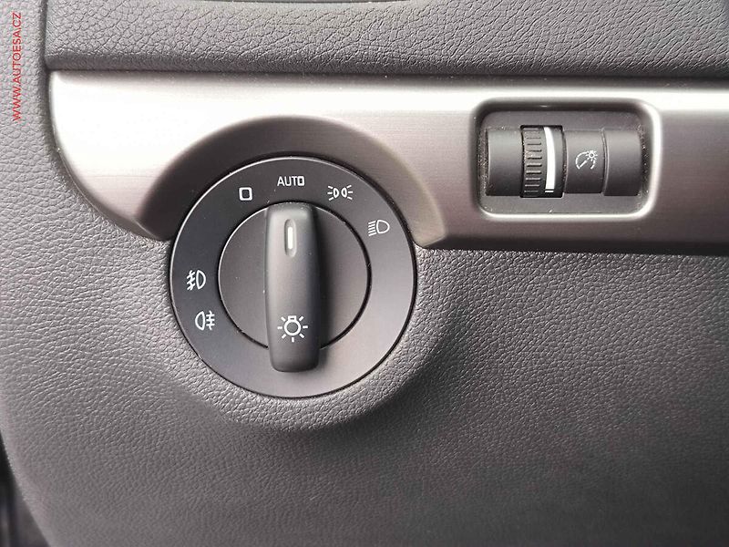 Škoda Yeti (2016) 2.0 TDi, Joy, AC, TZ, park - fotka 15 z 18