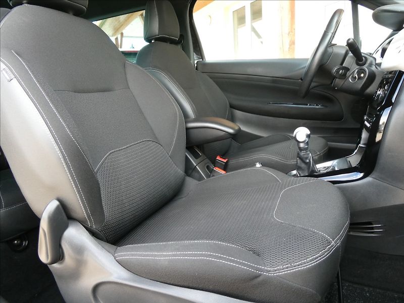 Citroën DS3 1,6 i 16V digi.klima, serviska - fotka 28 z 45