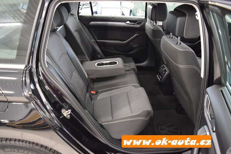 Volkswagen Passat 2.0 TDI BREAK LIFE DSG 2023 - fotka 16 z 52