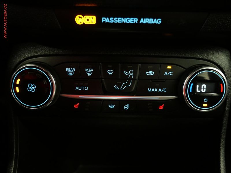 Ford Fiesta (2018) 1.0EB, ČR, AC, výhřev sed. - fotka 18 z 23