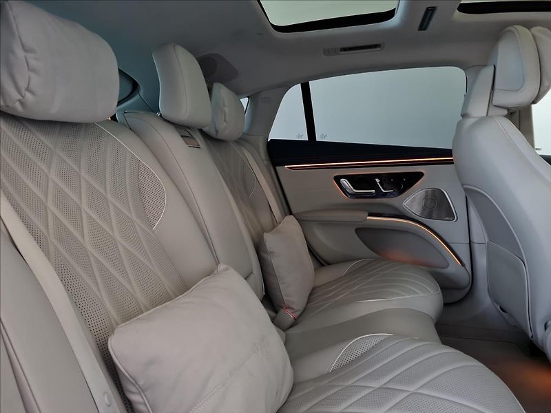 Mercedes-Benz EQS 580 4MATIC AMG Line - fotka 19 z 23