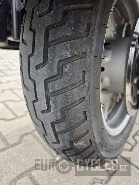 Yamaha XVS 1300 A Midnight Star (2013) - fotka 6 z 14
