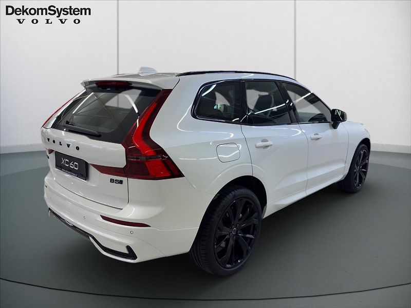 Volvo XC60 (2025) 2,0 B5 AWD Plus Black Ed  B5 - fotka 3 z 15
