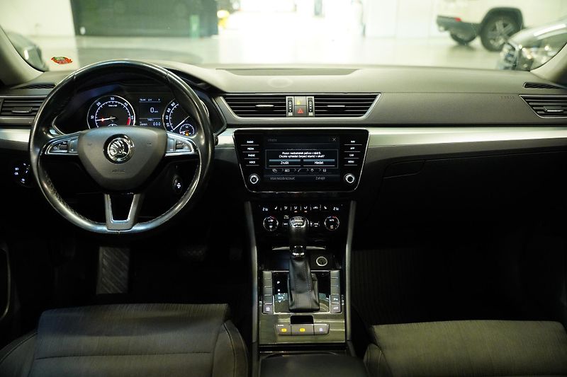 Škoda Superb - fotka 5 z 30