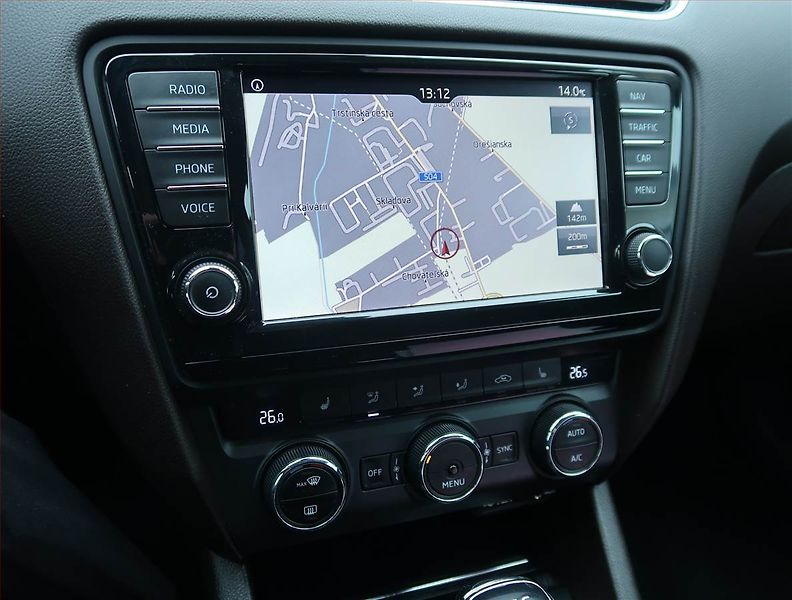 Škoda Octavia (2015) Laurin&Klement 2.0 TDI, 4X4 - fotka 12 z 19