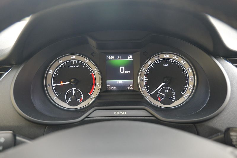 Škoda Octavia 1.5 TSI 110 kW Style LED Tažné - fotka 21 z 35