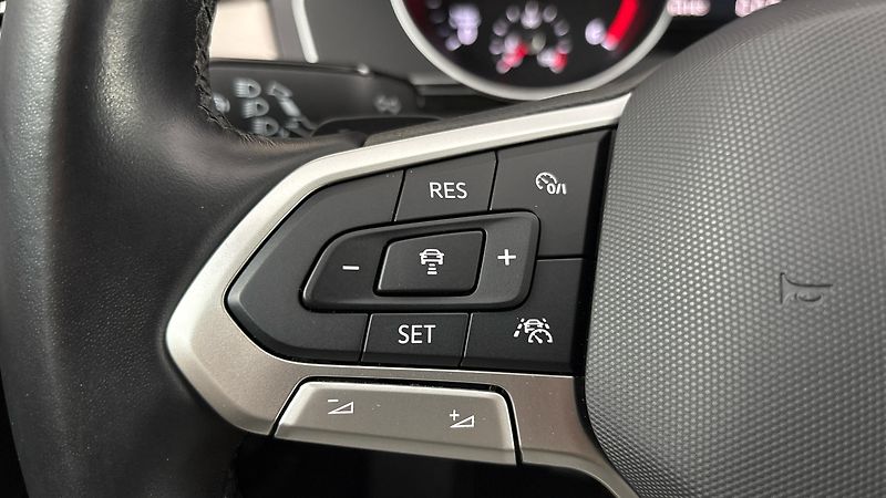 Volkswagen Passat 2.0 TDI DSG 4MOTION Elegance V - fotka 14 z 27
