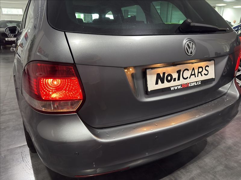 Volkswagen Golf 1,4   TSI HIGHLINE PANORAMA - fotka 25 z 28