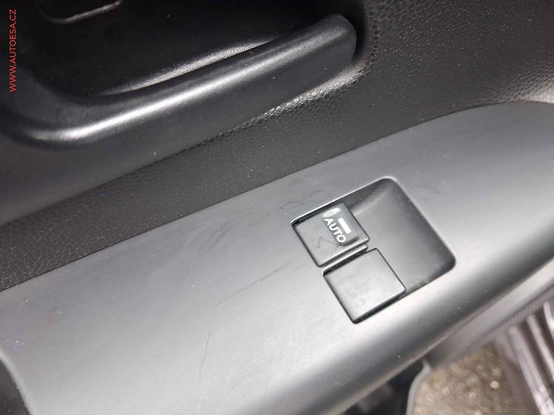 Kia Venga (2010) 1.4i, 2.maj,ČR, AC, +sada kol - fotka 14 z 16