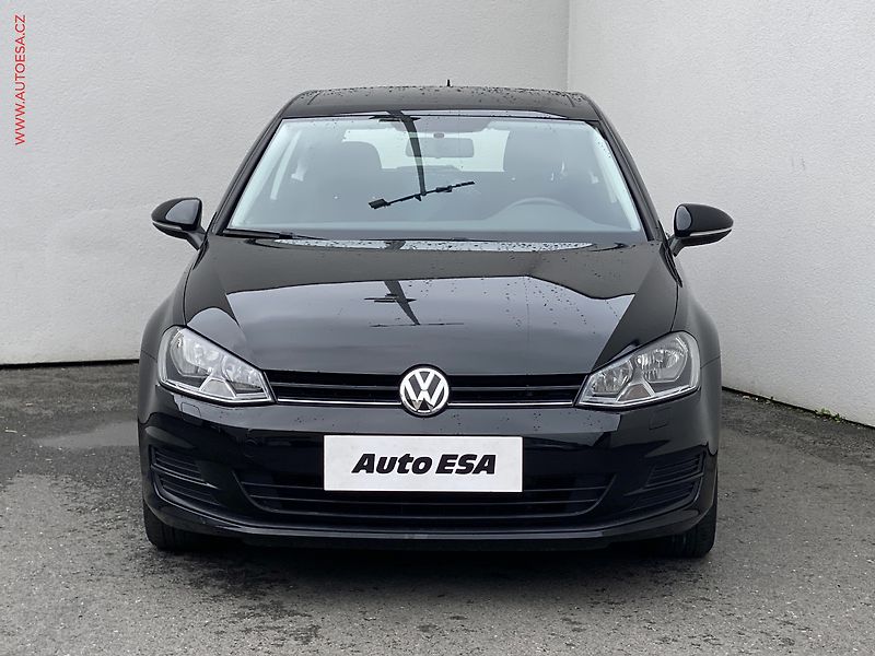 Volkswagen Golf (2015) 1.6 TDi, Trendline, navi - fotka 2 z 18