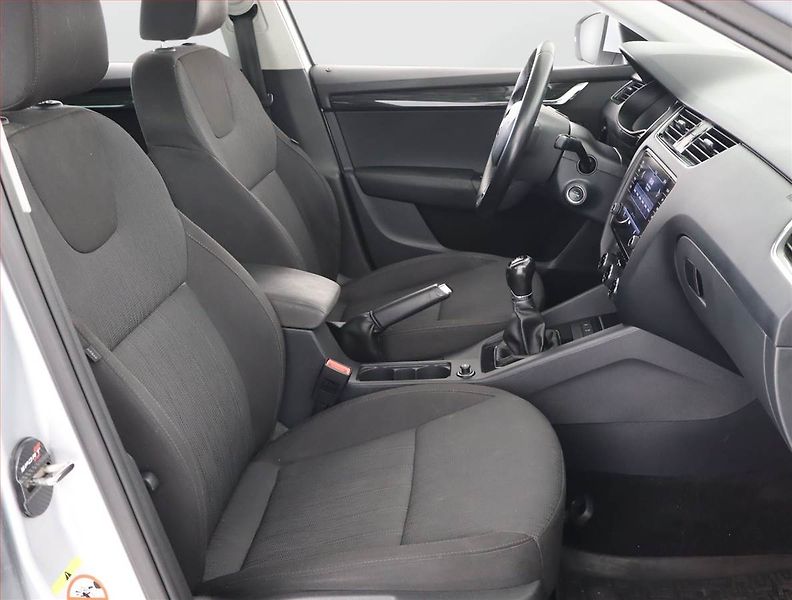 Škoda Octavia (2017) Style 1.6 TDI, Tempomat - fotka 9 z 21