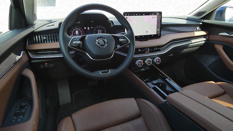 Škoda Superb 2.0 TDI 142kW 4x4 L&K Combi DS - fotka 5 z 27