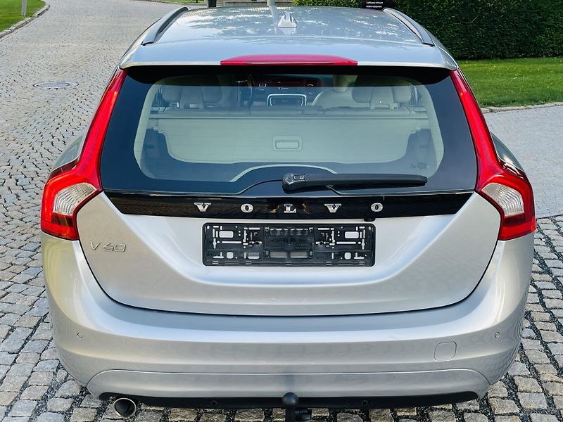 Volvo V60 2.0D4 5V AUTOMAT KAMERA TAŽNÉ - fotka 14 z 43