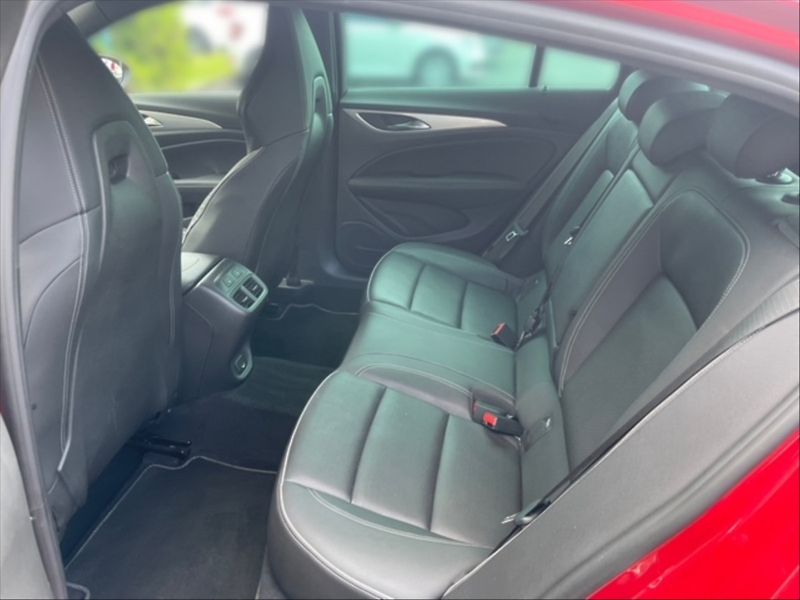 Opel Insignia 2,0 T 169k GSi 4x4 AT - fotka 8 z 11