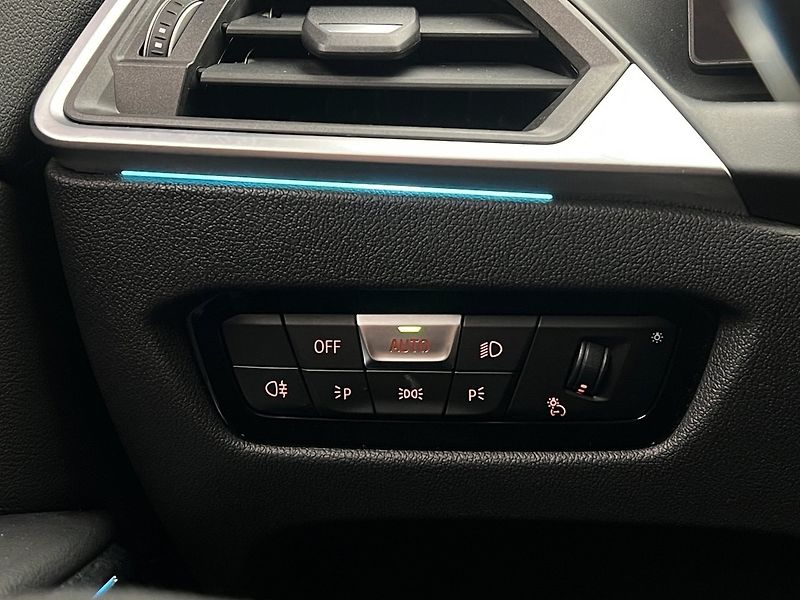 BMW Řada 3 330e xDrive M-Sport Kam ACC Ta - fotka 16 z 36