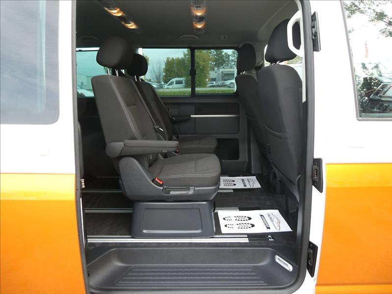 Volkswagen Multivan 2,0 TDi 110kW DSG,BULLI,1.maj. - fotka 24 z 50