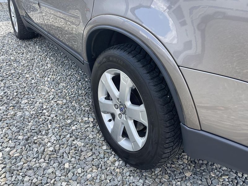 Volvo XC90 2.5TDi D5 200PS AWD R-DESIGN!! - fotka 34 z 180