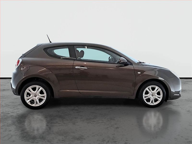 Alfa Romeo MiTo (2011) 1.4 MultiAir - fotka 6 z 17