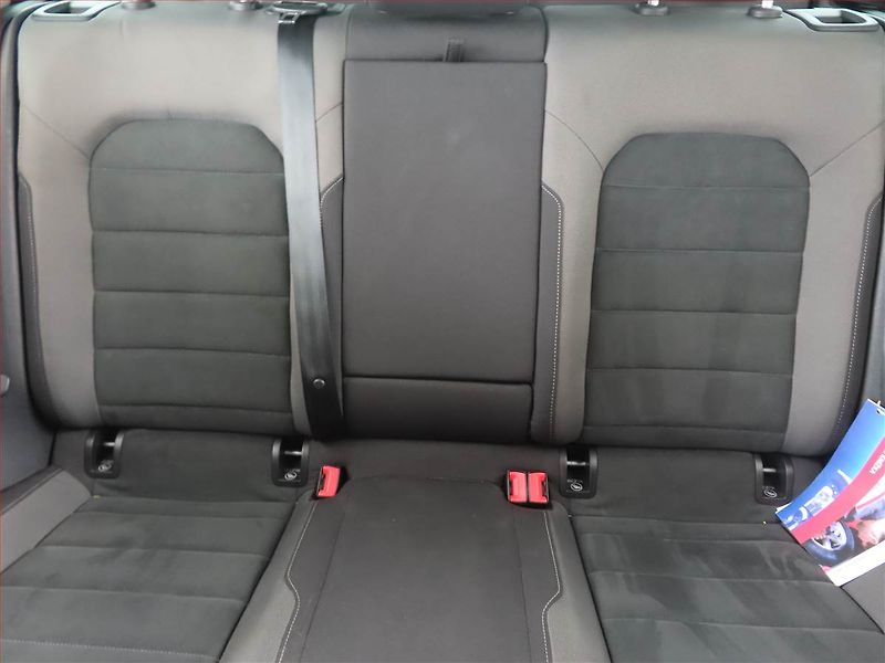Volkswagen Golf (2018) Comfortline 1.0 TSI - fotka 10 z 15