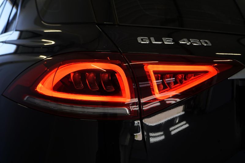 Mercedes-Benz GLE (2020) GLE450 3.0I AMG-LINE 4MATIC - fotka 20 z 43