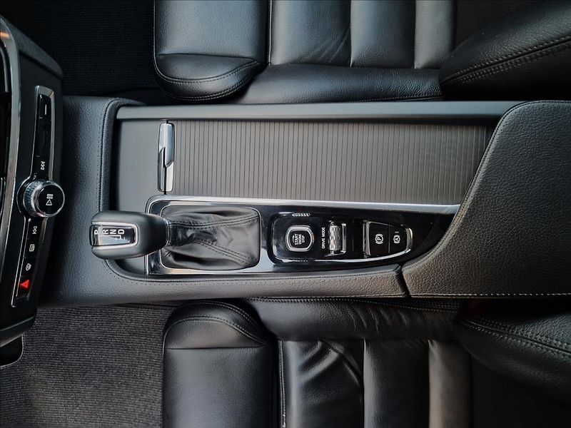 Volvo V90 D4 AWD Cross Country,ČR,1.Maj - fotka 35 z 50