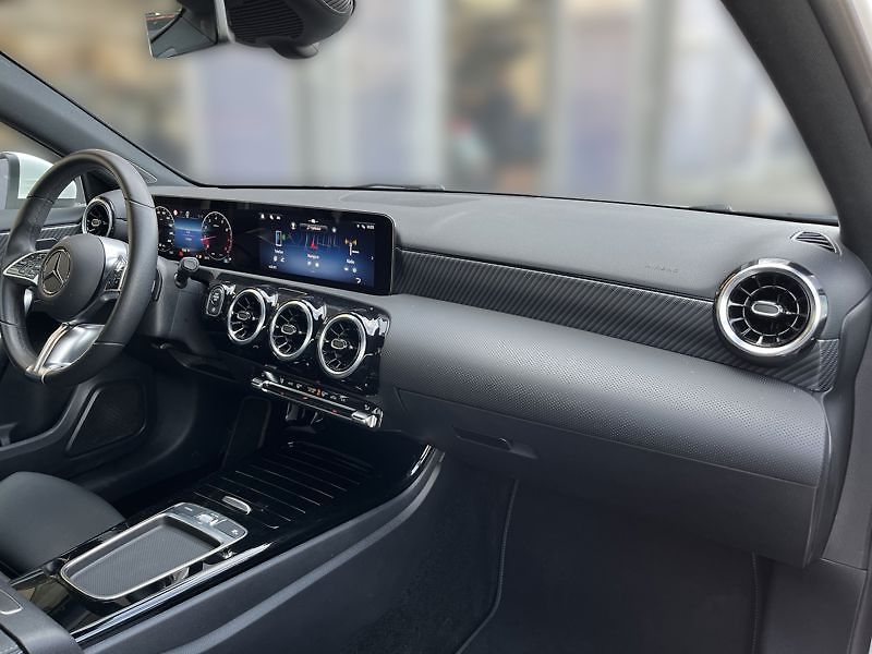 Mercedes-Benz Třídy A A-Třída 180 - fotka 15 z 18