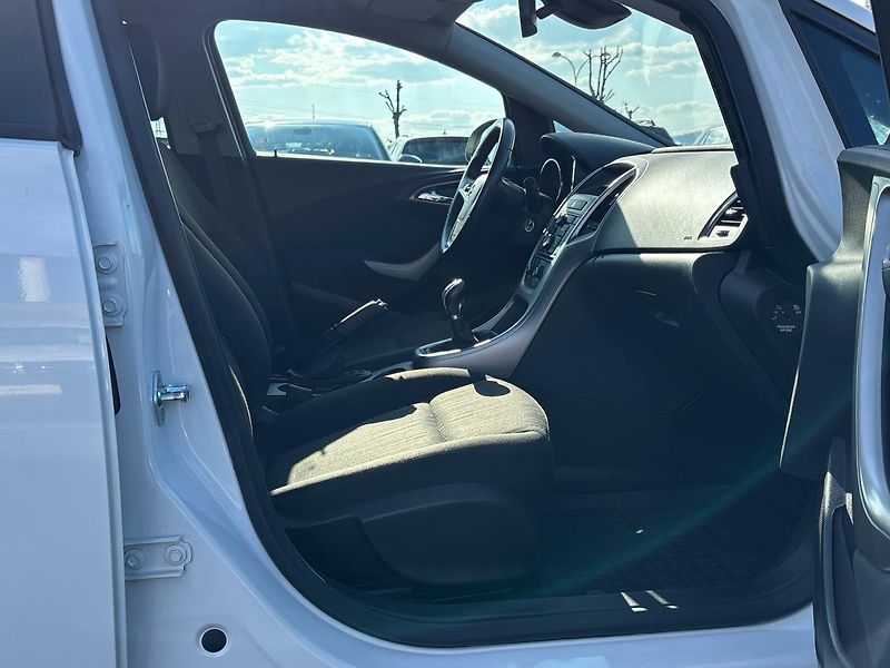 Opel Astra Kombi - fotka 9 z 20