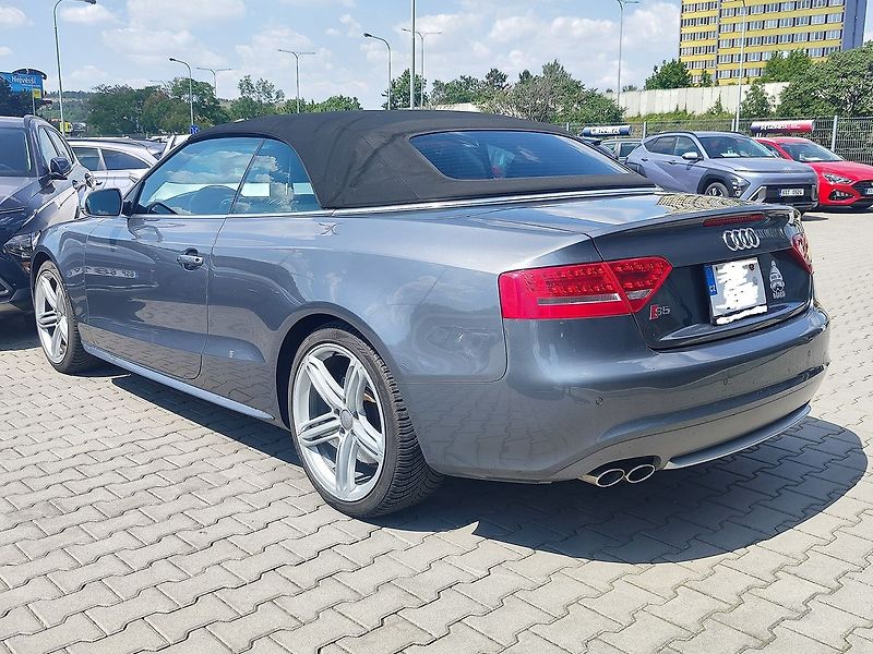 Audi S5 3.0 TFSI/245kW V6 Cabrio 4x4 - fotka 12 z 35