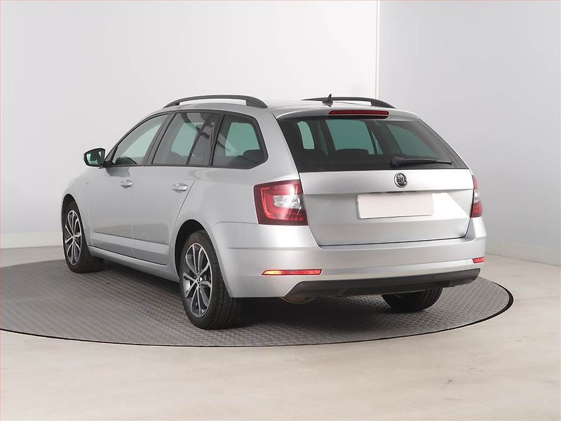 Škoda Octavia (2019) Style 2.0 TDI, Automat, Navi - fotka 4 z 17
