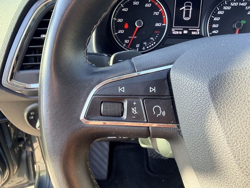 Seat Ateca 1.4TSI 110KW TAŽNÉ 360 KAMERY - fotka 20 z 53
