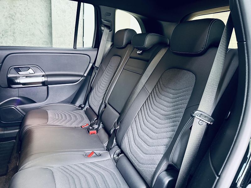 Mercedes-Benz GLB (2024) 200d*4M*PANO*ZÁRUKA*360 - fotka 31 z 36