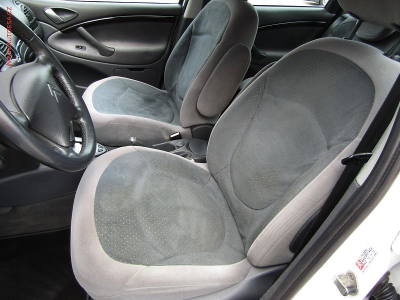 Citroën C5 (2007) 2.0i, ČR, AT - fotka 9 z 14