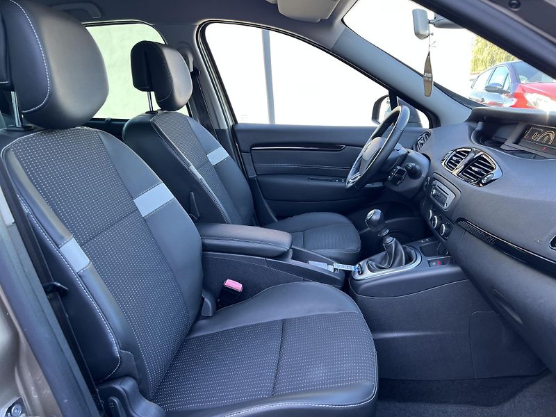 Renault Scénic 1.2TCe KLIMA TEMPOMAT ALU - fotka 33 z 43