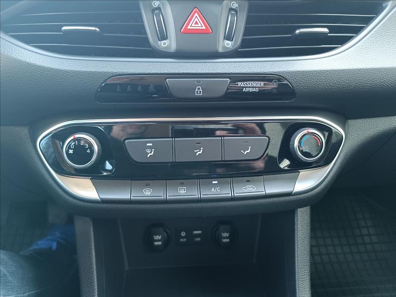 Hyundai i30 1,4 T-GDi Comfort - fotka 12 z 17