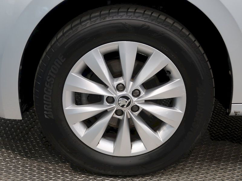 Škoda Kamiq (2021) STYLE 1.0TSI 81KW LED CZ TAŽNÉ - fotka 12 z 38