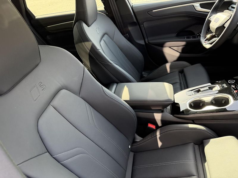 Audi A6 (2026) 150kW STR 4X4 S-LINE 3D R21!!! - fotka 30 z 46