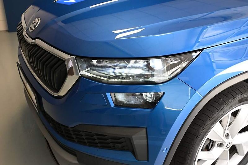 Škoda Kodiaq (2022) 2.0 DSG Matrix LED ACC Tažné K - fotka 31 z 36