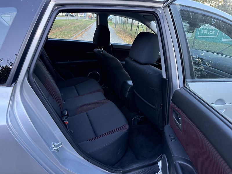 Mazda 3 2.0 Sport - fotka 22 z 32