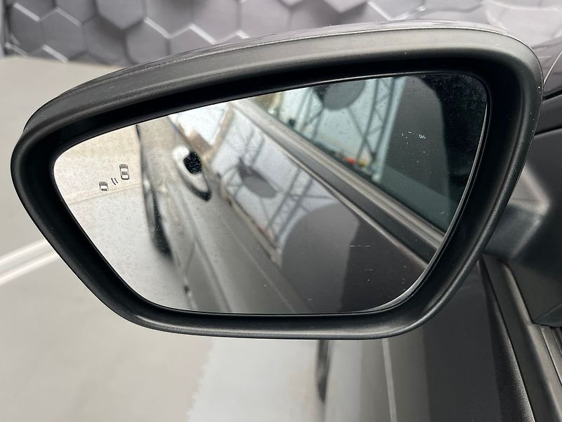 Ford Kuga 2.5 Duratec HEV 4x4 ST-LINE - fotka 49 z 66