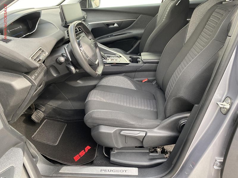 Peugeot 3008 (2021) 1.5 HDi, Style, AT, LED, navi - fotka 9 z 18